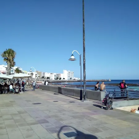 Arinaga Playa 招待所 3*